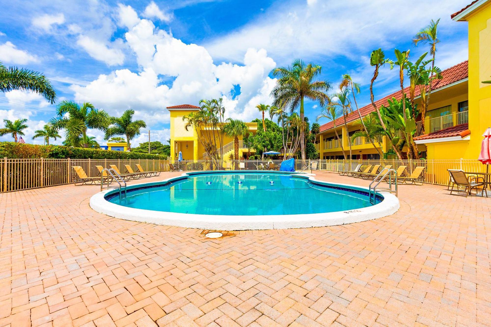Oasis Boca Raton Hotell Exteriör bild